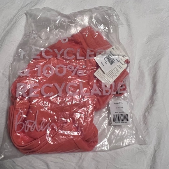 𝅺BODEN Garment-dyed Sweatshorts
Satsuma Orange - Picture 3 of 4